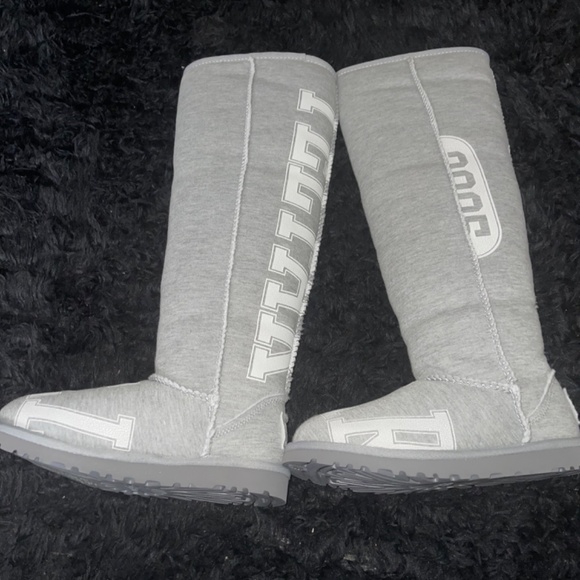 Telfar Ugg boots light grey - Picture 4 of 9